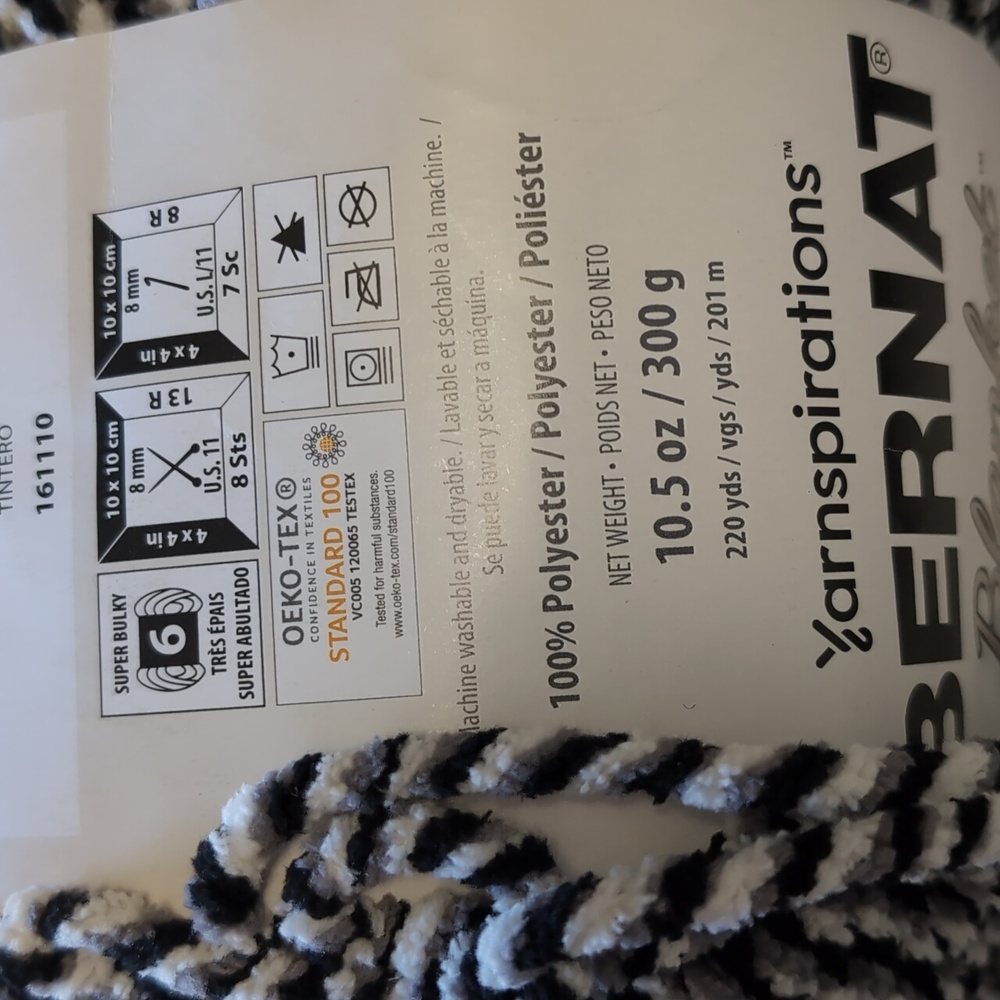 Bernat Black and White Blanket Yarn- New-inkwell - Picture 4 of 5
